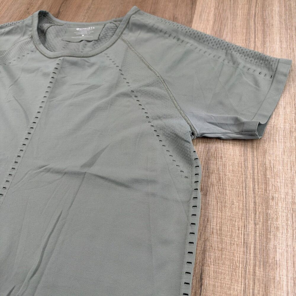 Athleta Womens Medium M Foothill Tee Green Unstinkable Top Shirt Athleisure